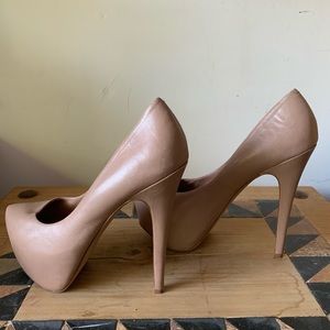 Steve Madden beige heels